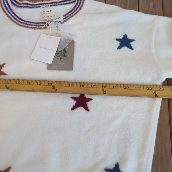 Women’s Oversized Cozy Sweater Rainbow Stars NWT - Picture 9 of 11